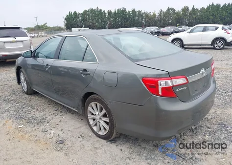 2012 Toyota Camry Xle z USA, uszkodzony, nr VIN 4T4BF1FK8CR207384
